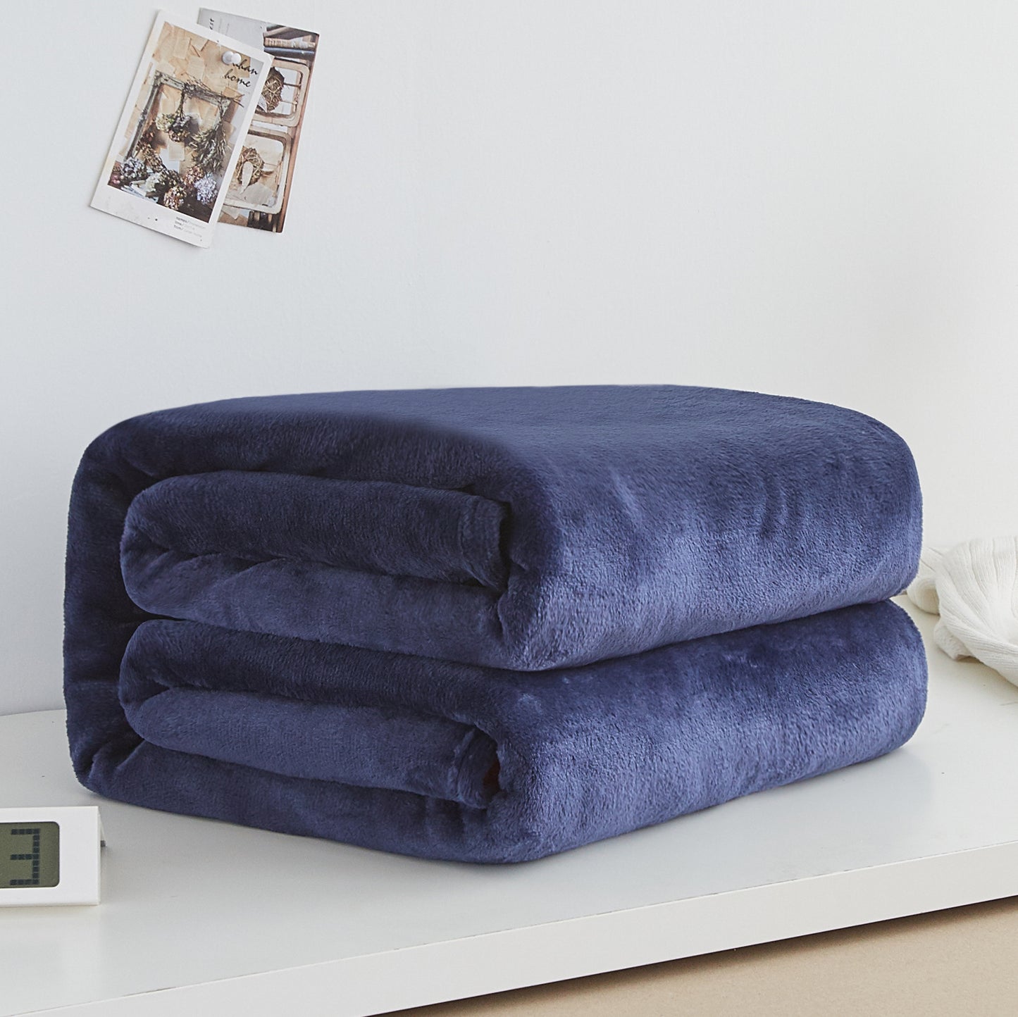 Luxury Flannel Coral Fleece Blanket – Ultra-Soft & Lightweight Comfort
