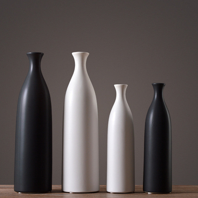 Noir Echo Vase