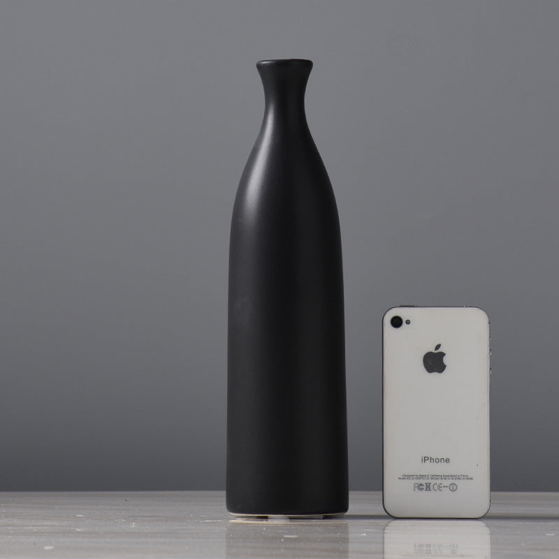 Noir Echo Vase