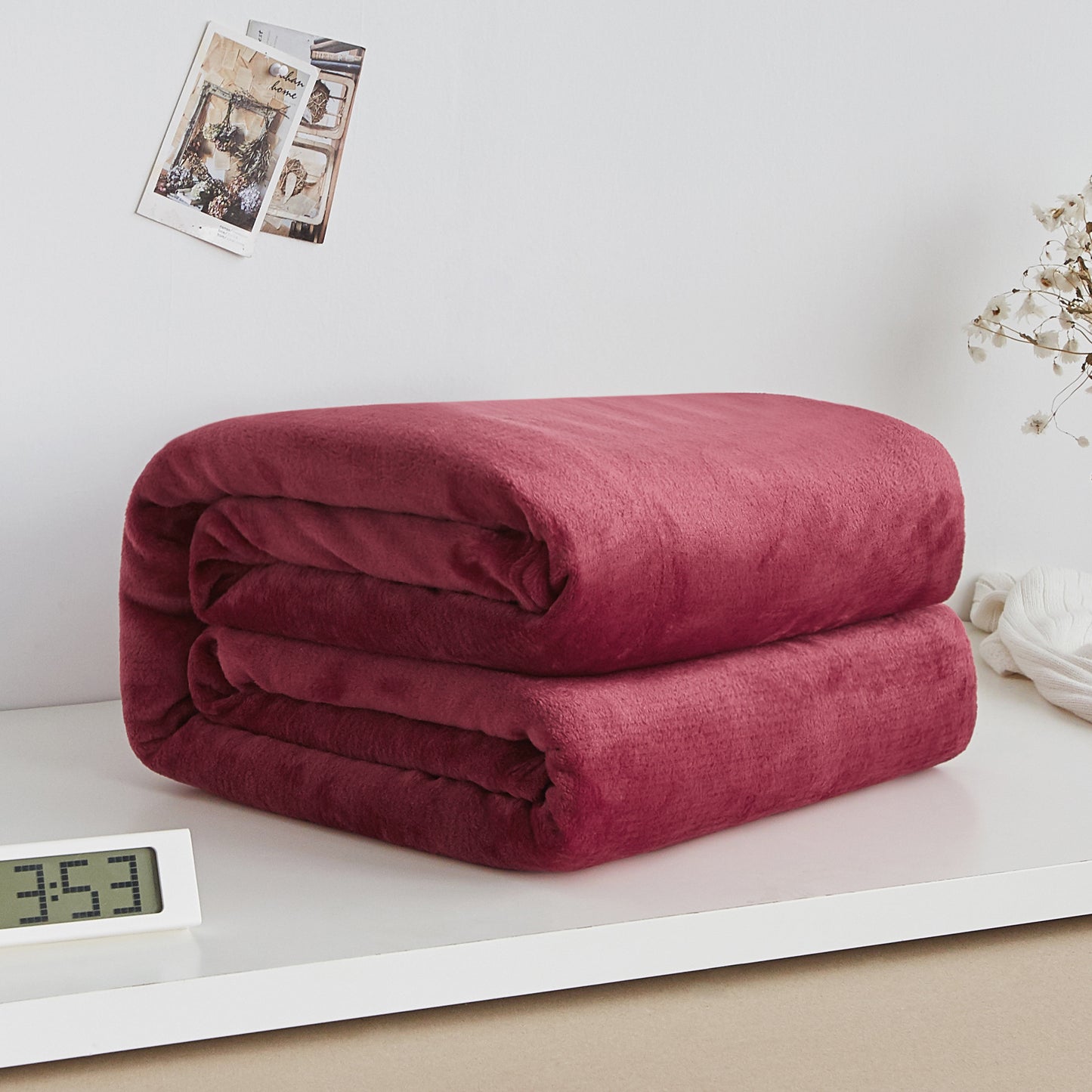 Luxury Flannel Coral Fleece Blanket – Ultra-Soft & Lightweight Comfort