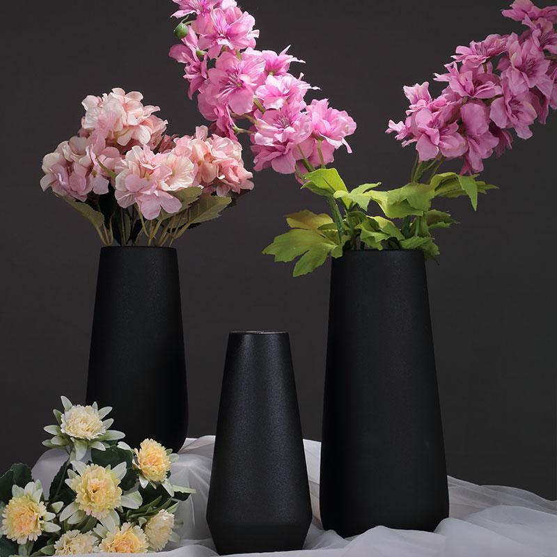 Matte Black Nordic Ceramic Vases – Elegant Flower Arrangement Decor