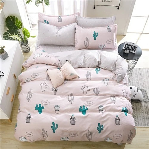 BETTY – Charming 4-Piece Heart Print Bedding Set (Multiple Sizes)