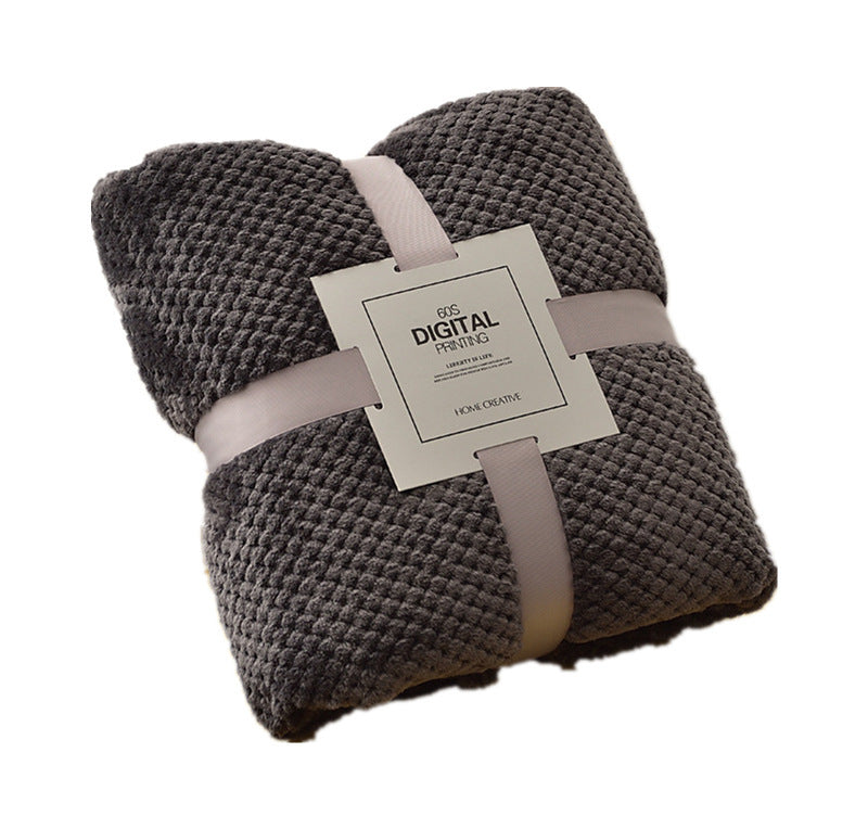Thick Coral Fleece Blanket – Ultra-Soft Pineapple Texture Throw