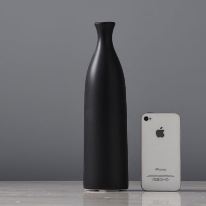 Noir Echo Vase