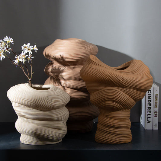 Terra Flow Ceramic Vase – Sculptural Handmade Collection