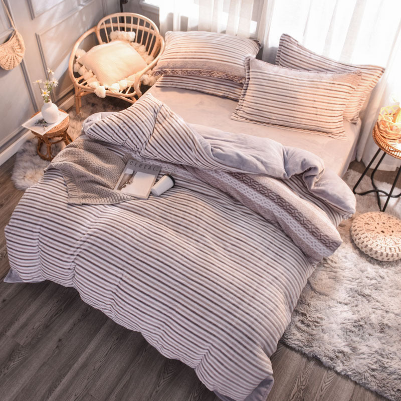 Elegant Bloom – 4-Piece Floral Bedding Set (Soft Polyester)