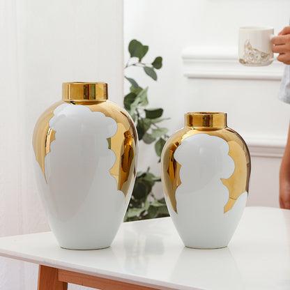 Aurora Glaze Porcelain Vase – Luxe White & Gold