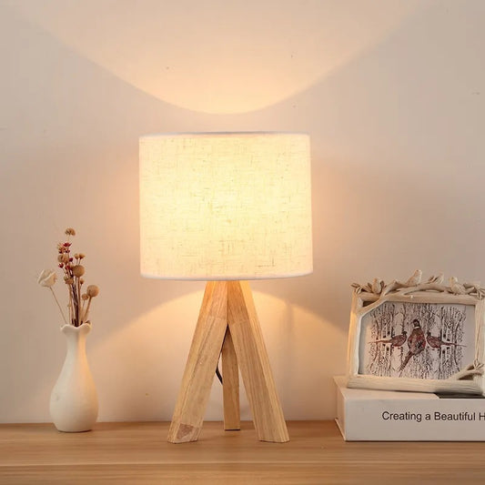 Minimalist Bamboo Tripod Table Lamp with Fabric Shade – Warm & White LED Lighting