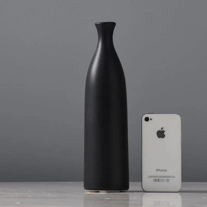 Noir Echo Vase Black / S by Simple Homes