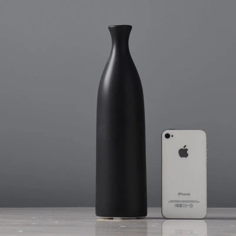 Noir Echo Vase by Simple Homes