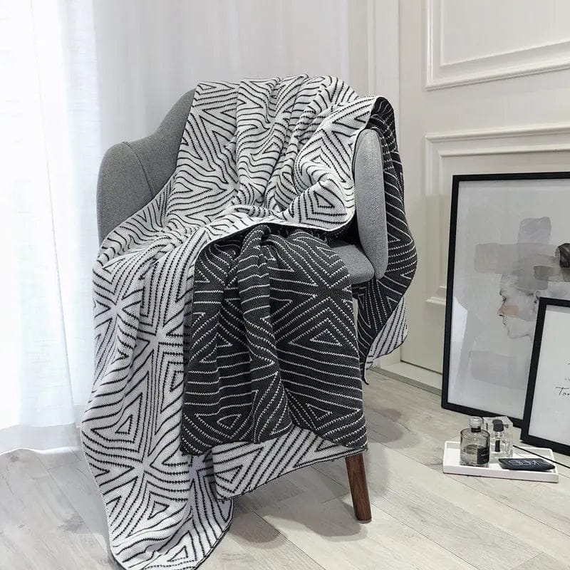 Scandi Lines – Modern Knit Throw Blanket Black white / 130x170cm by Simple Homes