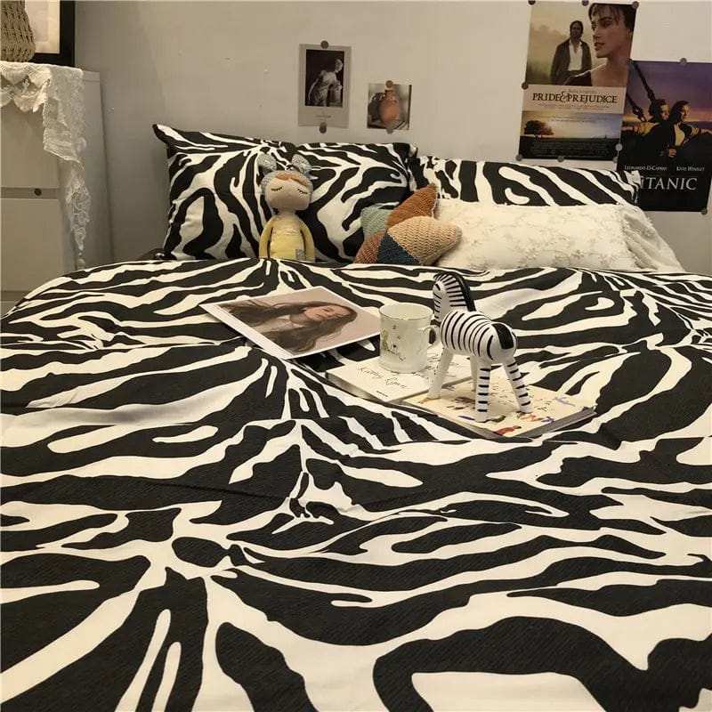 Zebra Luxe Geometric Bed Set by Simple Homes