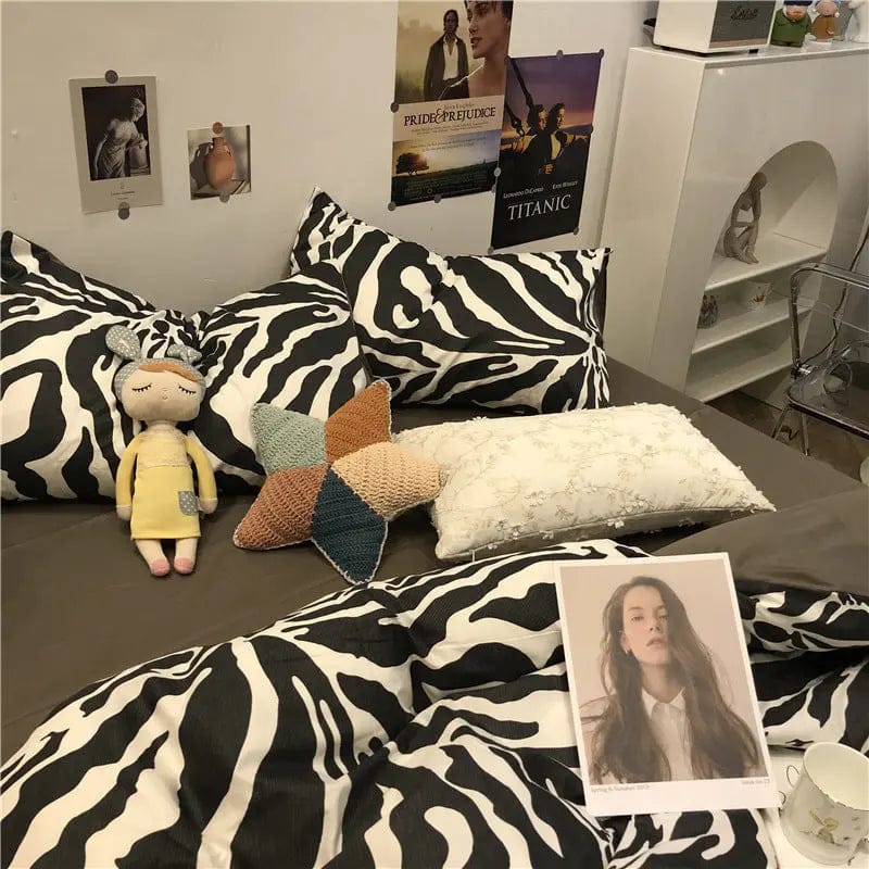 Zebra Luxe Geometric Bed Set by Simple Homes