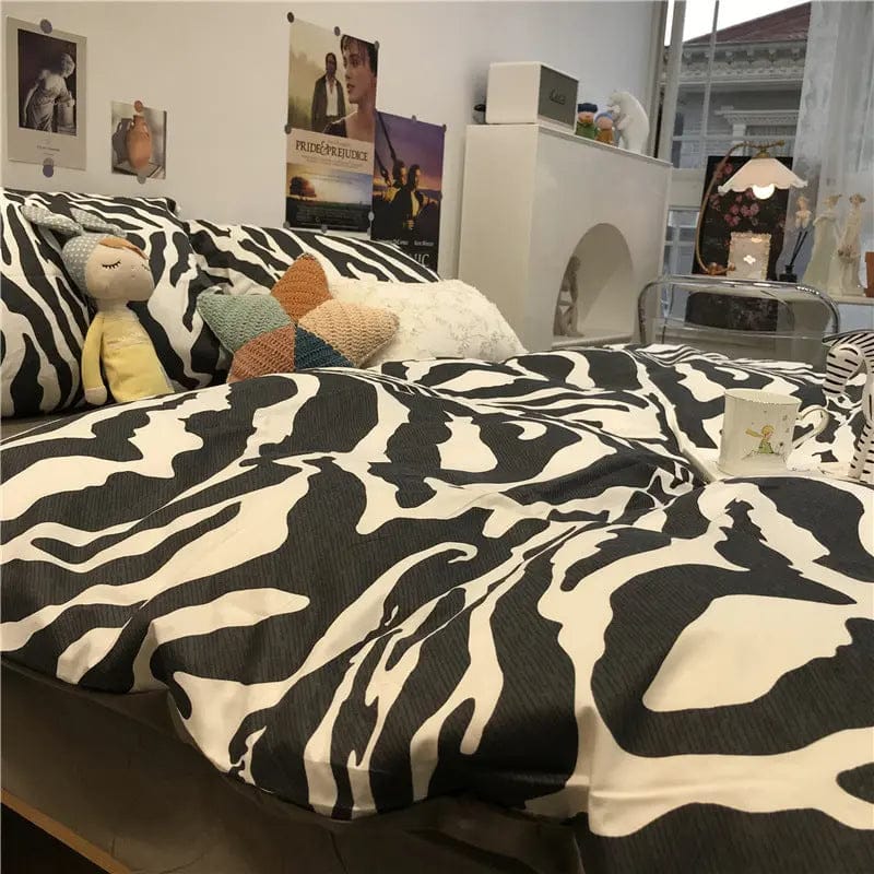 Zebra Luxe Geometric Bed Set by Simple Homes